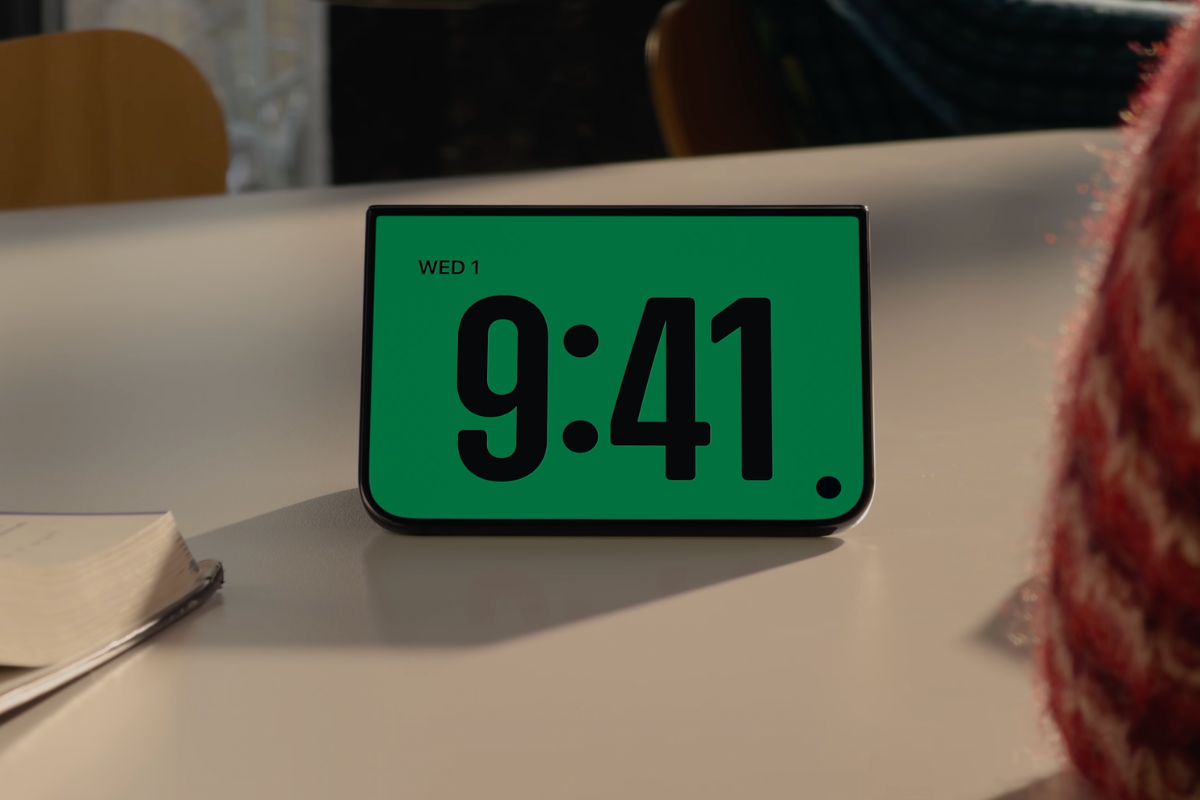 iphone-duo-standby-leaks-new-features-explained-6abb870b01418