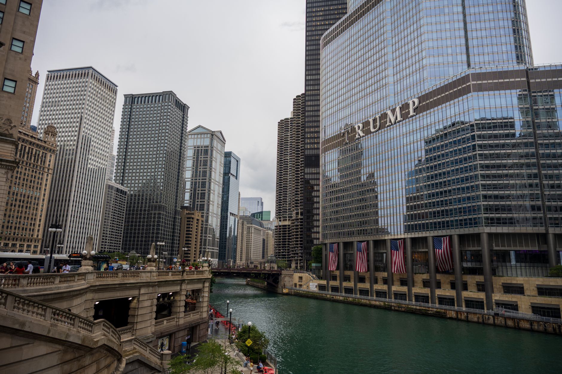 Scenic view of Chicago River with iconic skyscrapers and Trump Tower, capturing