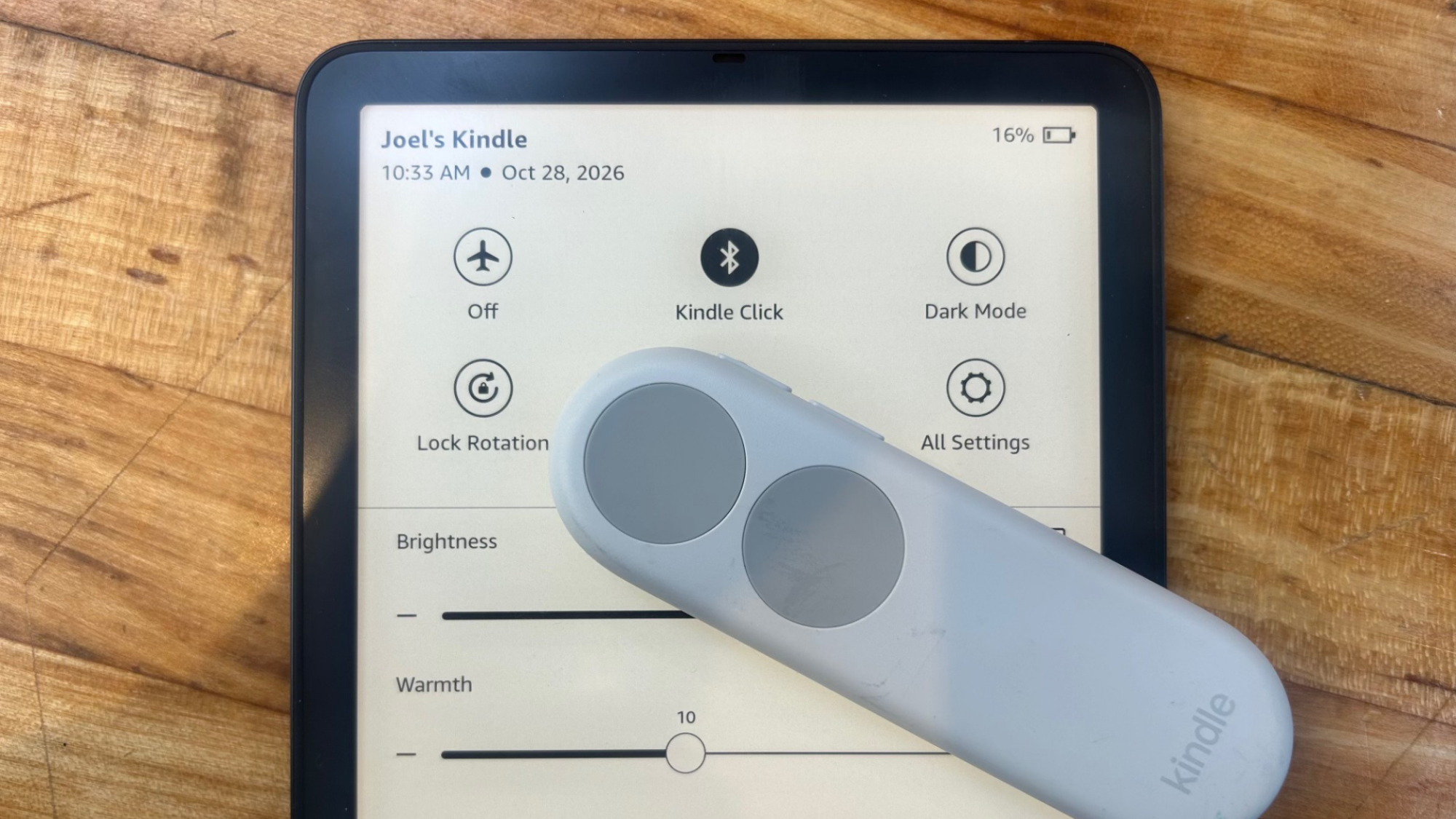 Kindle Click next to Kindle Paperwhite SIgnature Edition 2026