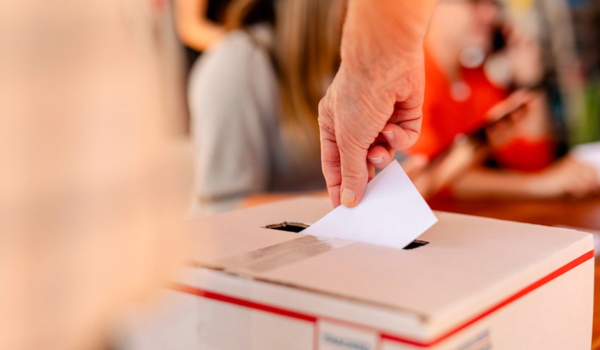 Casting a ballot. | Credit: Rawpixel.com / Shutterstock